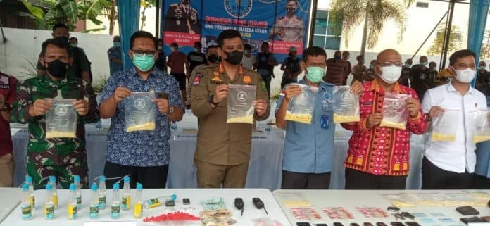 bnnp_gagalkan_peredaran_5000_butir_ekstasi_di_medan_marelan
