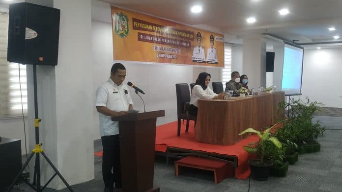 bobby_ingatkan_asn_harus_maksimal_dalam_pelayanan_kepada_masyarakat
