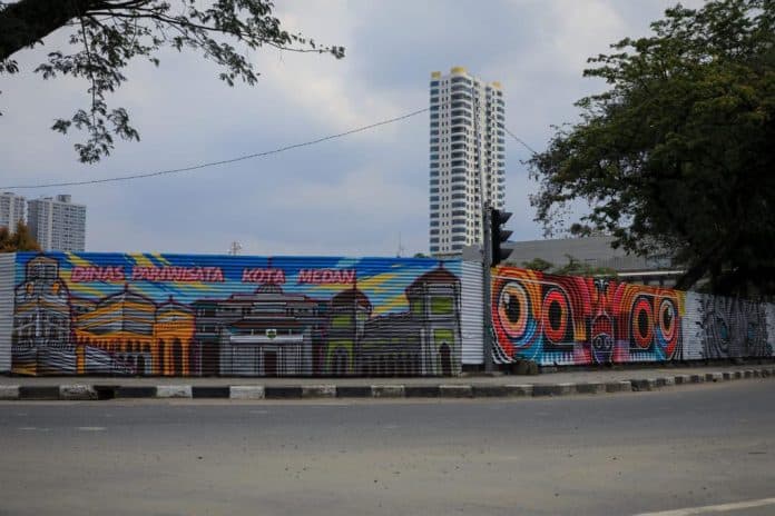 bobby_nasution_beri_ruang_berkreasi_seniman_mural_di_kota_medan