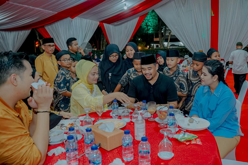 bobby_nasution_buka_puasa_bersama_100_anak_yatim