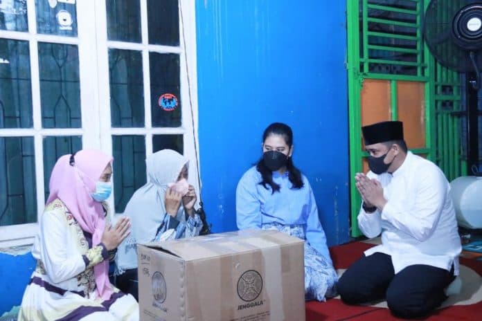 bobby_nasution_dan_istri_sampaikan_duka_atas_meninggalnya_anggota_satpol_pp