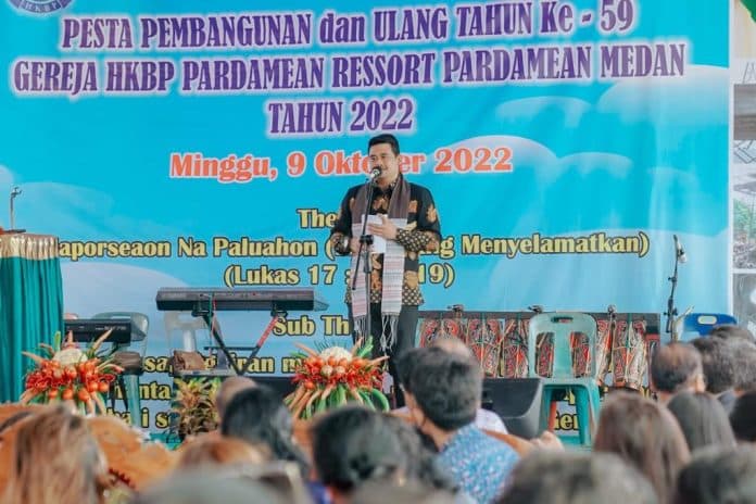 bobby_nasution_hadiri_hut_ke_59_hkbp_pardamean_siap_beri_bantuan_perluasan_gereja