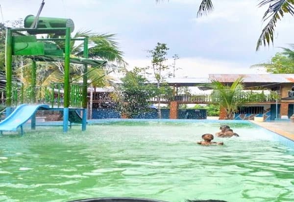 bocah_perempuan_tewas_usai_tenggelam_di_kolam_pemandian_darwis_pulau_sejuk