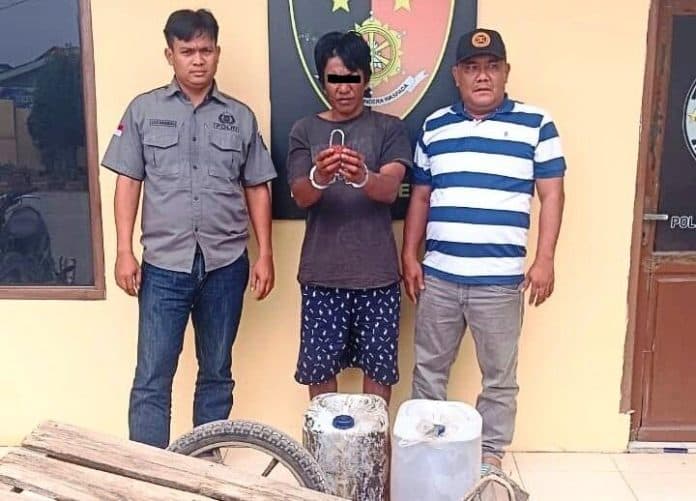 bongkar_toko_sembako_milik_tetangga_di_medang_deras_burin_dikerangkeng