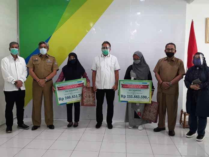 bpjamsostek_bayar_jaminan_kematian_rp400_juta_ke_ahli_waris