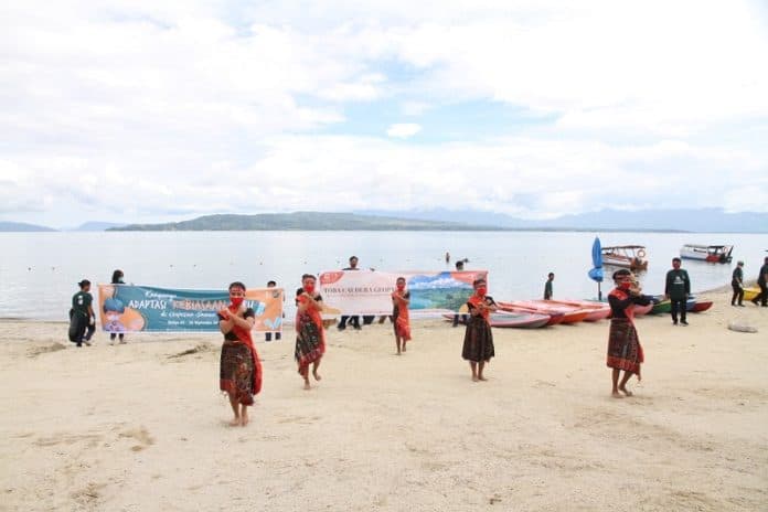 bpodt_dan_gerakan_toba_bersih_kampanyekan_akb_di_kawasan_wisata