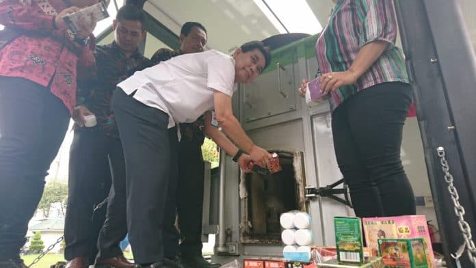 bppom_medan_musnahkan_produk_ilegal_senilai_rp11_miliar