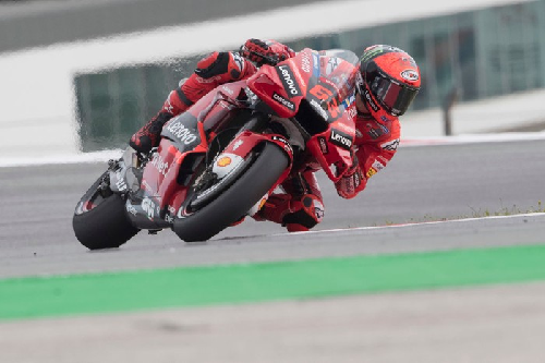 bravo_francesco_bagnaia_juara_motogp_spanyol_2022