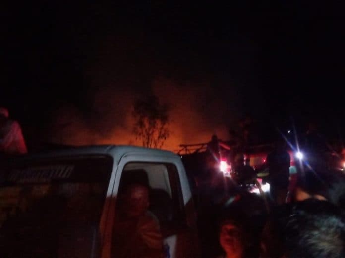 breaking_news_sedikitnya_10_rumah_terbakar_di_sibolga