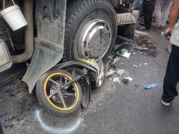 breaking_news_truk_tangki_hantam_sejumlah_kendaraan_di_siantar