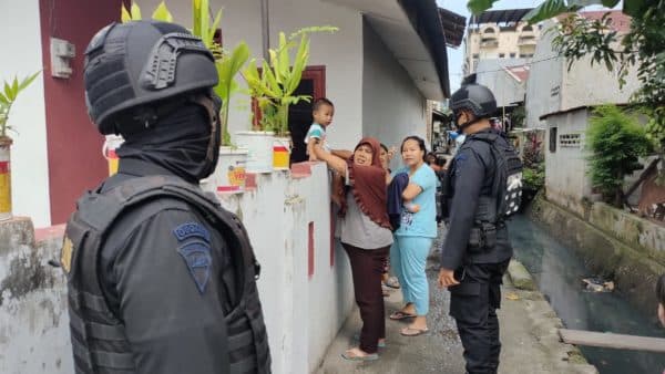brimob_poldasu_patroli_sambangi_warga_ini_tujuannya
