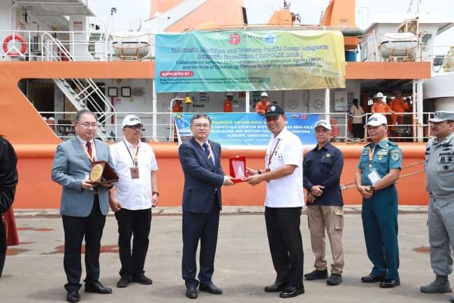 brin_berangkatkan_ekspedisi_riset_ilmiah_kelautan_indonesia_china