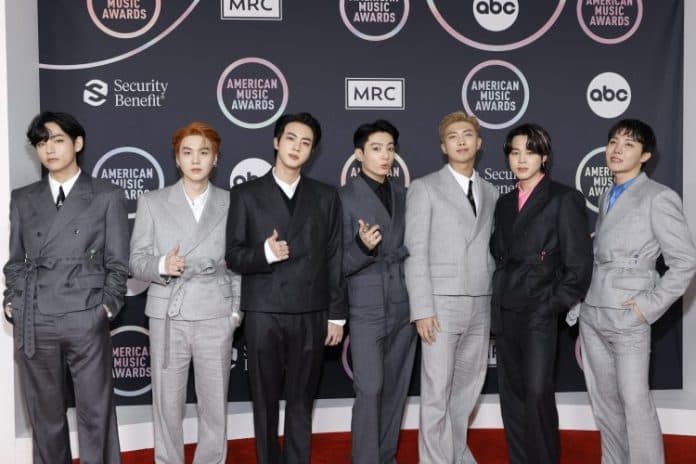bts_artist_of_the_year_american_music_awards_2021