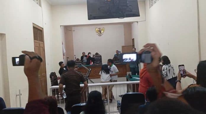 buat_keributan_saat_sidang_istri_pdt_jrp_dilaporkan_ke_polres_siantar
