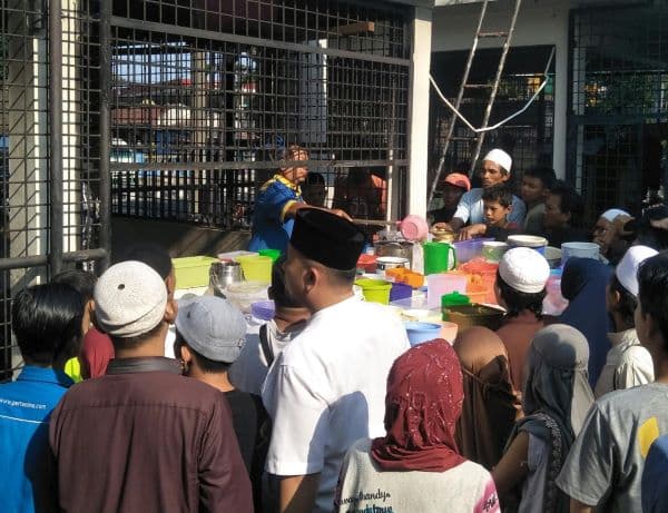bubur_sup_masjid_raya_al_mashun_bukaan_puasa_khas_melayu_yang_tetap_eksis