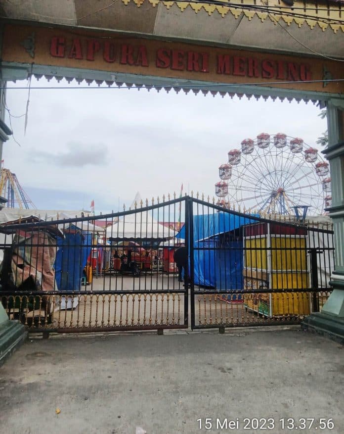 buka_tutup_hiburan_pasar_malam_di_lapangan_merdeka_tebing_tinggi_undang_pertanyaan_warga