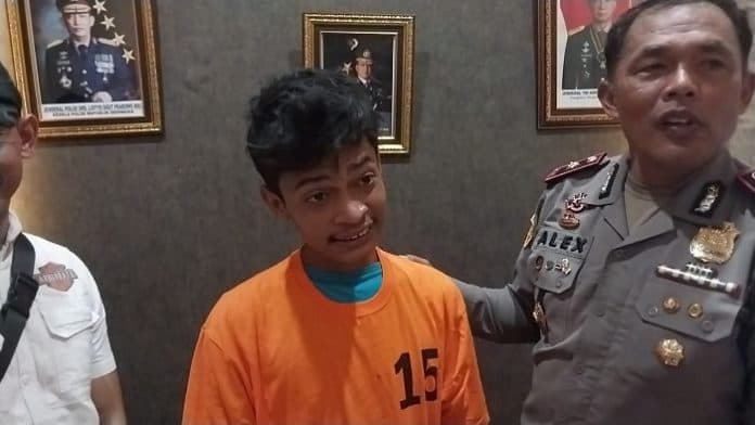 bukan_ditangkap_adik_bunuh_abang_kandung_di_helvetia_menyerahkah_diri