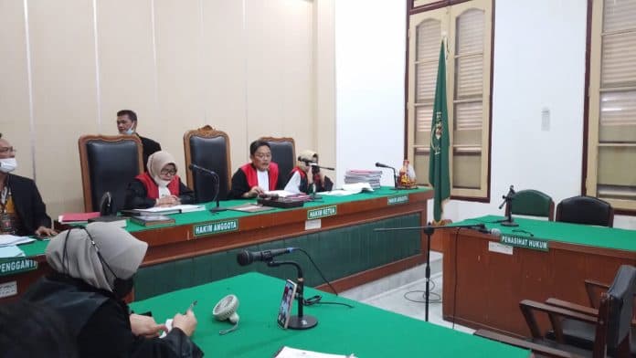 bukan_ke_pelaminan_sepasang_kekasih_ini_justru_ke_penjara_selama_6_tahun_karena_10_butir_ekstasi