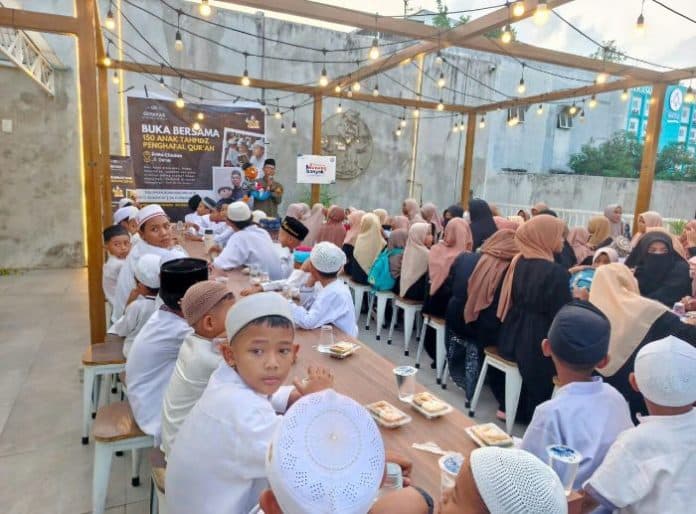 bukber_ramadhan_ratusan_anak_penghafal_quran_dihibur_komunitas_di_medan