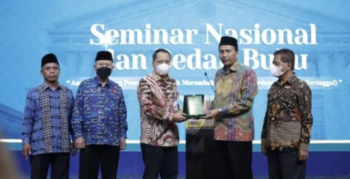 buku_anak_panah_sang_pencerah_kisah_dakwah_para_dai_di_daerah_tertinggal