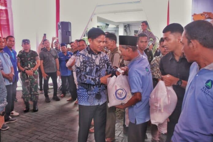bulan_bakti_nelayan_200_nelayan_kecil_di_belawan_dapat_bantuan