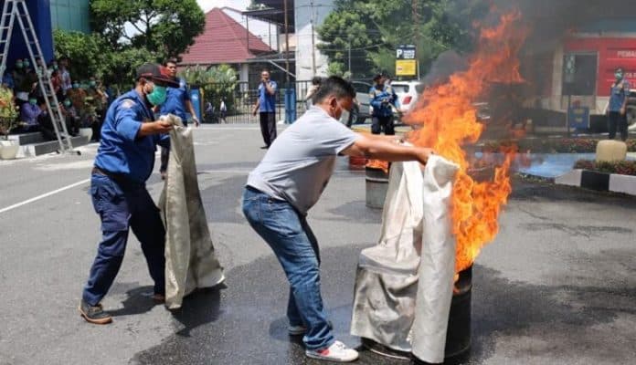 bulan_september_4_peristiwa_kebakaran_damkar_siantar_paparkan_langkah_antisipasi