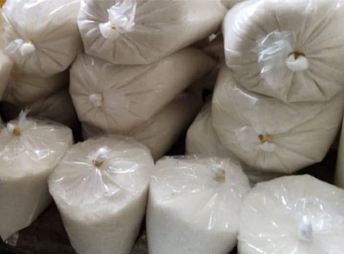 bulog_siantar_tambah_stok_gula_75_ton_dan_dijual_komersial