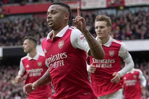 bungkam_leeds_united_4_1_arsenal_kokoh_di_puncak_klasemen