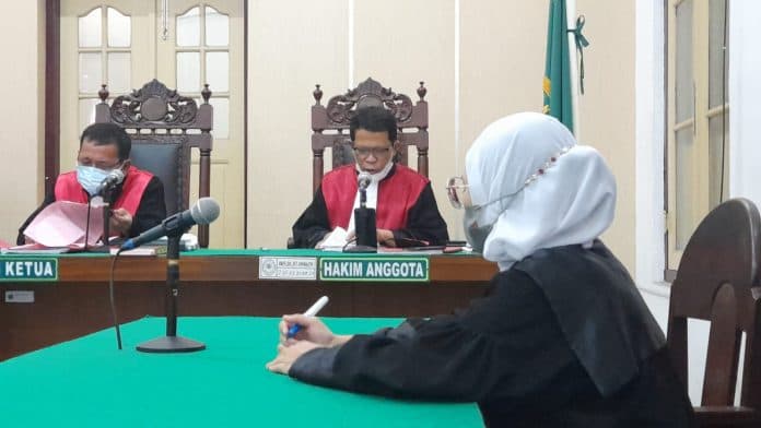 bunuh_bapak_dan_abang_kandung_arsyad_divonis_20_tahun