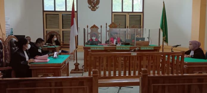 bunuh_penjaga_malam_dan_curi_tembaga_48_kg_dua_pemuda_dituntut_hukuman_seumur_hidup