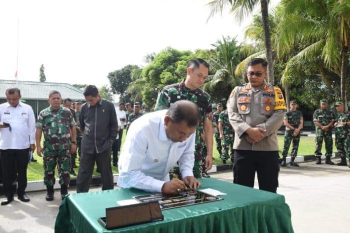 bupati_ashari_tambunan_resmikan_aula_pandawa_sakti_kodim_0204_deli_serdang