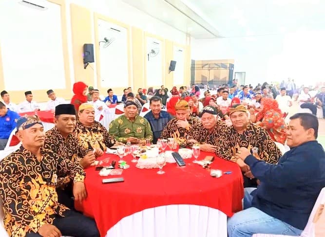 bupati_batu_bara_halalbihalal_pererat_silaturahmi_dan_persatuan