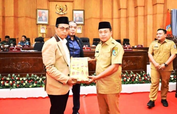bupati_batu_bara_sampaikan_lkpd_2022_dan_ranperda_pertanggungjawaban_apbd