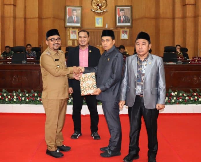 bupati_batu_bara_sampaikan_lkpj_tahun_2022_capaian_pad_hanya_8190_persen