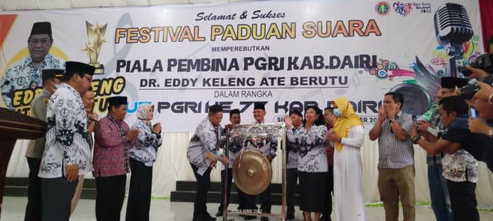 bupati_dairi_ajak_pgri_bangkitkan_pendidikan_untuk_peningkatan_sdm