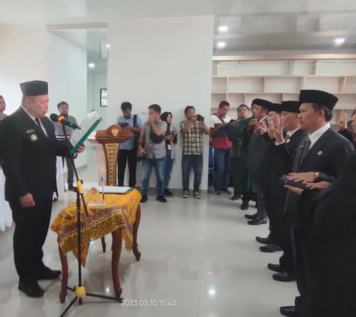 bupati_dairi_lantik_inspektur_yang_bukan_peserta_selter_ini_kata_kepala_bkpsdm