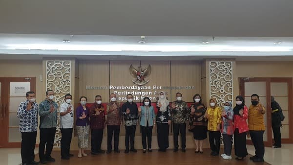 bupati_dan_ketua_pkk_batu_bara_bertemu_menteri_pppa_ri_desa_bandar_rahmad_prioritas_jadi_drppa