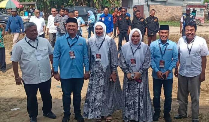 bupati_dan_wabup_labura_2015_2020_iringi_paslon_hebat_ke_kpu
