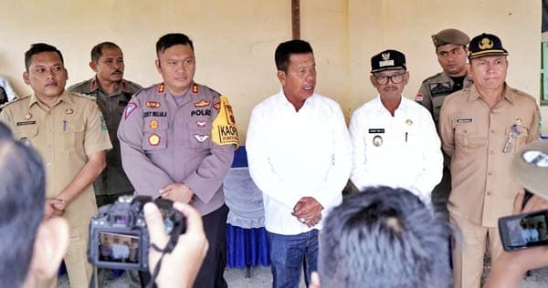 bupati_dan_wakil_bupati_simalungun_tinjau_kesiapan_tps