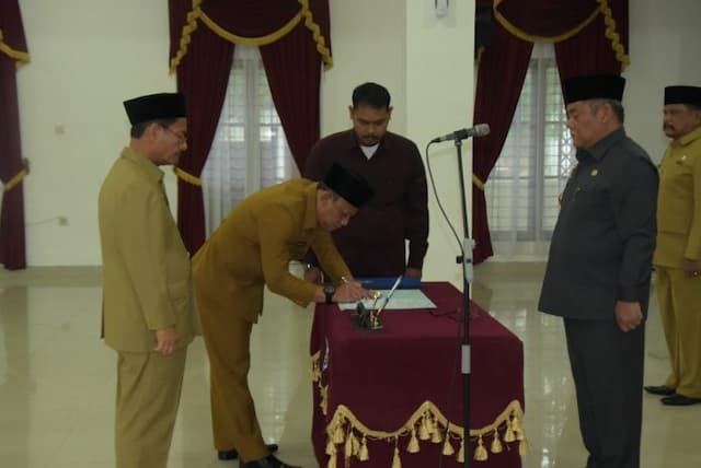 bupati_deli_serdang_copot_kadis_pertanian