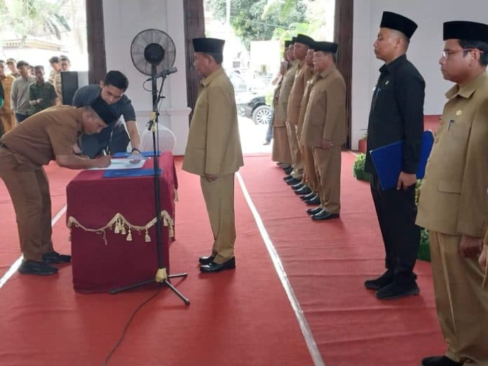 bupati_deli_serdang_lantik_326_kepala_sekolah_dan_pengawas