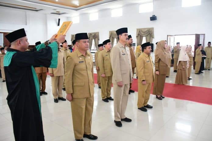bupati_deli_serdang_lantik_7_pejabat_eselon_ii_dan_25_eselon_iii