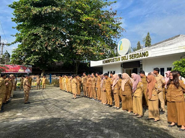 bupati_deli_serdang_larang_kadis_kominfostan_pecat_pegawai_honor