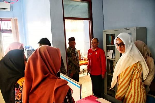 bupati_deliserdang_sidak_ke_kantor_kominfostan