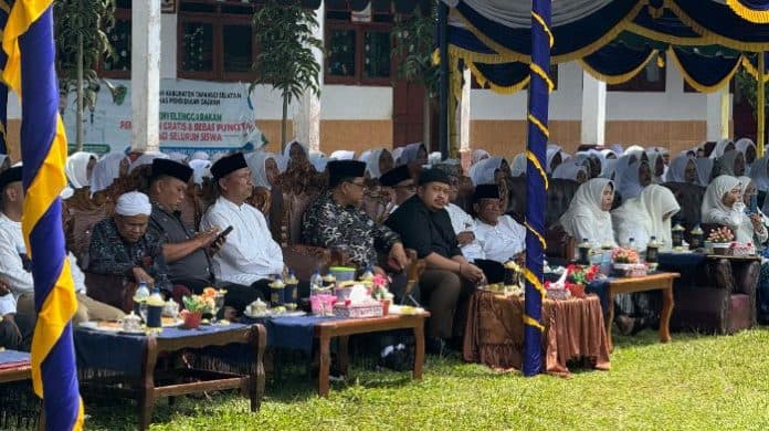bupati_dolly_ajak_warganya_bersihkan_hartanya_melalui_zakat_mal
