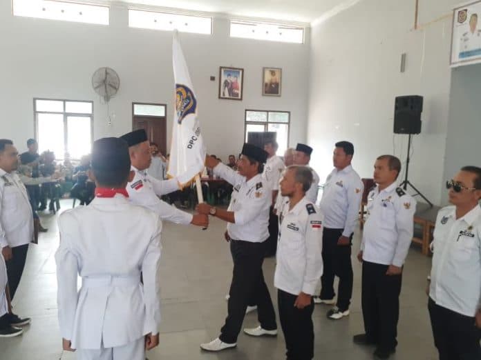 bupati_hadiri_pelantikan_dpc_apdesi_kabupaten_toba_ini_pesannya