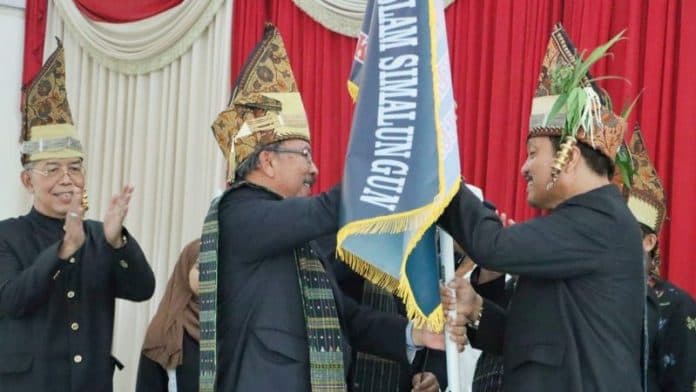 bupati_harapkan_ikeis_bisa_berkolaborasi_dengan_pemkab_simalungun