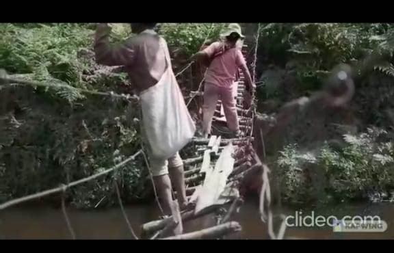 bupati_humbahas_klarifikasi_video_viral_jembatan_gantung_rusak_di_sipitu_huta