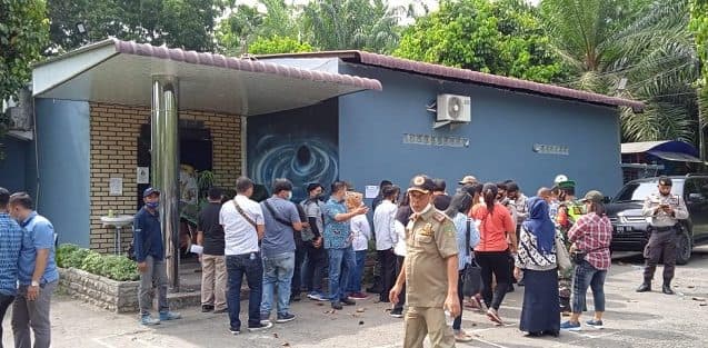 bupati_langkat_bertindak_tegas_cafe_champion_di_sei_bingai_disegel