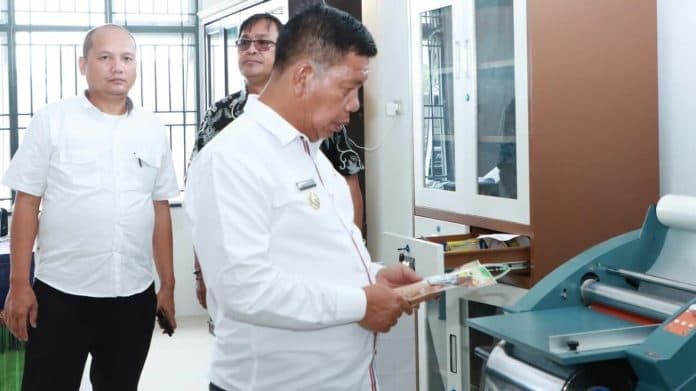 bupati_minta_tingkatkan_kreatifitas_untuk_kemasan_produk_umkm_simalungun